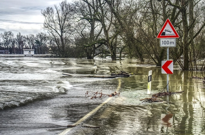 Route inondée après de de fortes pluies